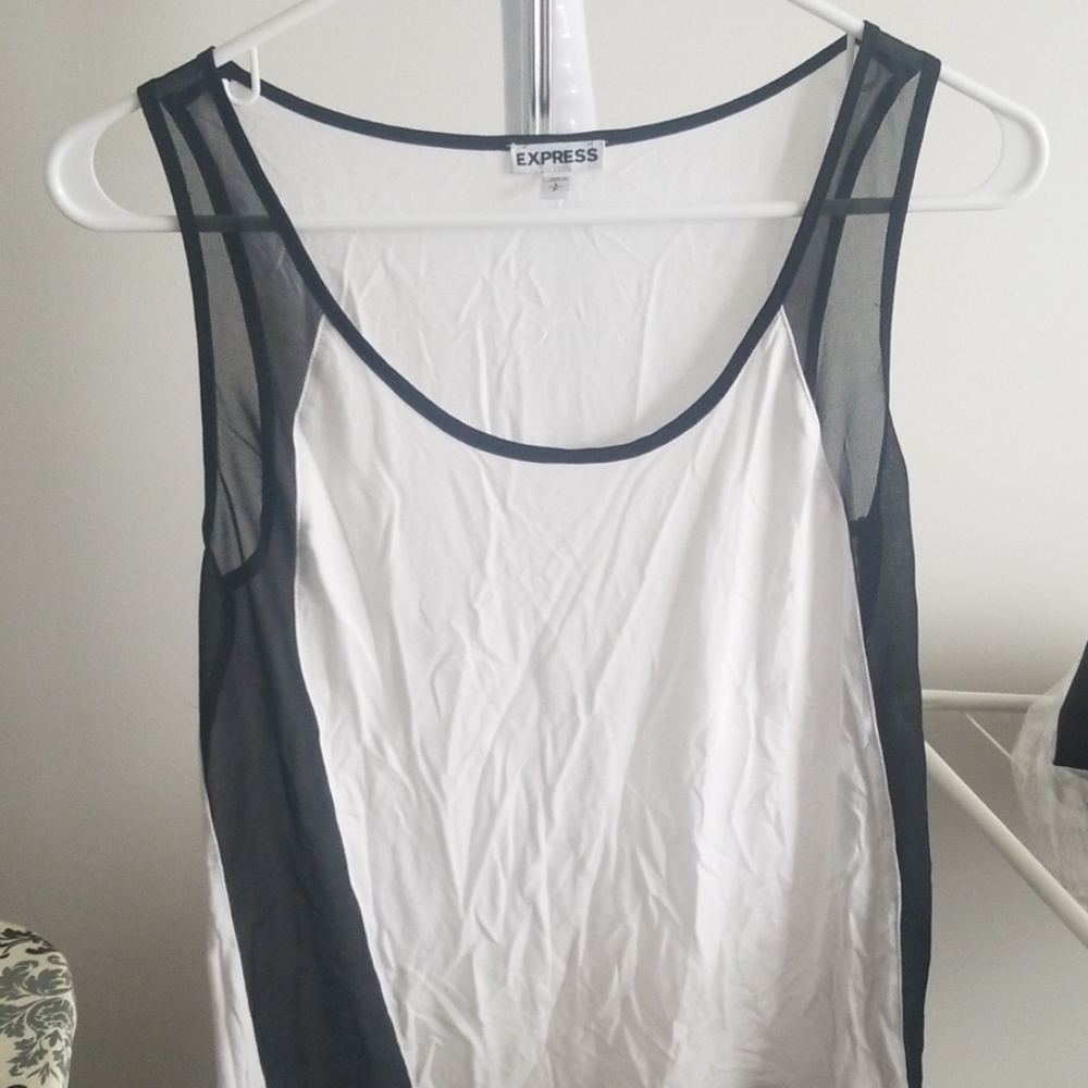 Express black and white tank size small
